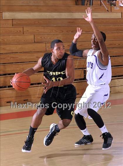 Thumbnail 1 in Vista del Lago vs. Capistrano Valley (MaxPreps Holiday Classic) photogallery.