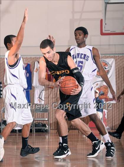 Thumbnail 2 in Vista del Lago vs. Capistrano Valley (MaxPreps Holiday Classic) photogallery.