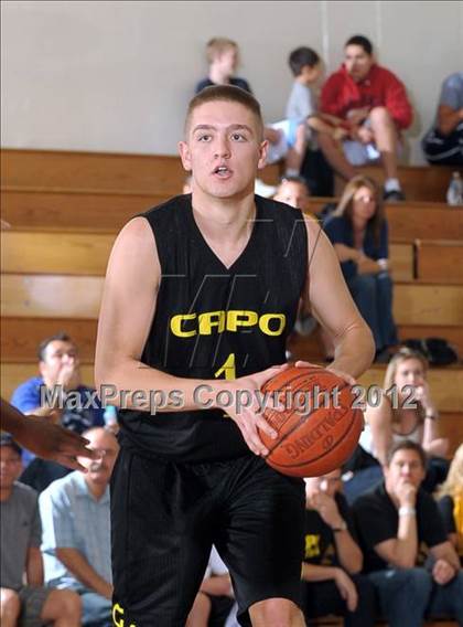 Thumbnail 2 in Vista del Lago vs. Capistrano Valley (MaxPreps Holiday Classic) photogallery.