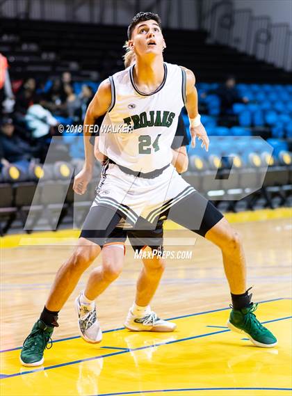 Thumbnail 1 in Half Moon Bay vs. Alisal (Aptos / S.C. Warriors NorCal Invitational) photogallery.