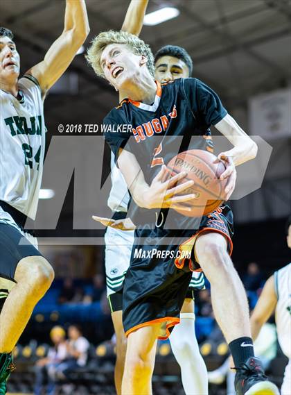 Thumbnail 1 in Half Moon Bay vs. Alisal (Aptos / S.C. Warriors NorCal Invitational) photogallery.