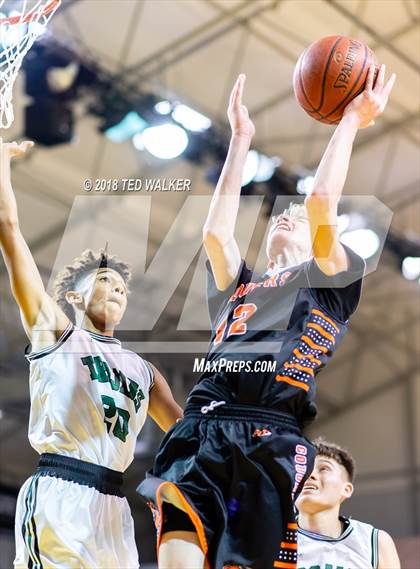 Thumbnail 3 in Half Moon Bay vs. Alisal (Aptos / S.C. Warriors NorCal Invitational) photogallery.