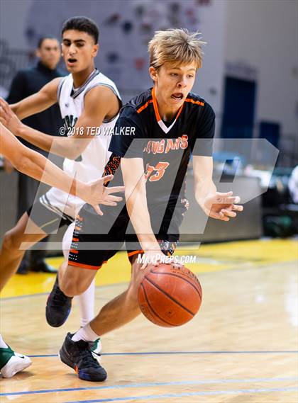 Thumbnail 1 in Half Moon Bay vs. Alisal (Aptos / S.C. Warriors NorCal Invitational) photogallery.