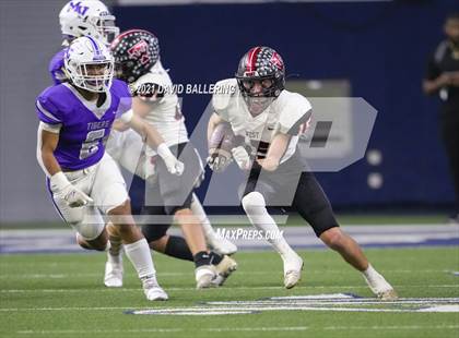 Thumbnail 3 in West vs. Mount Vernon (UIL Class 3A Division I Regional Final) photogallery.