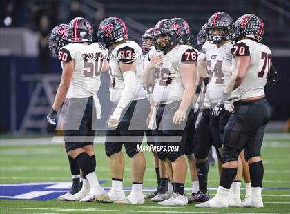 Thumbnail 1 in West vs. Mount Vernon (UIL Class 3A Division I Regional Final) photogallery.