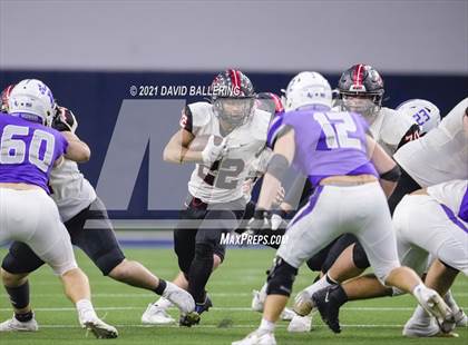 Thumbnail 3 in West vs. Mount Vernon (UIL Class 3A Division I Regional Final) photogallery.