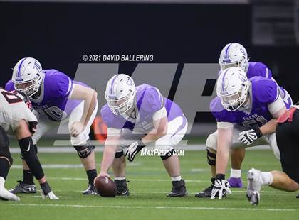 Thumbnail 2 in West vs. Mount Vernon (UIL Class 3A Division I Regional Final) photogallery.