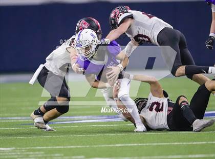 Thumbnail 1 in West vs. Mount Vernon (UIL Class 3A Division I Regional Final) photogallery.