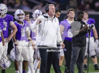 Thumbnail 2 in West vs. Mount Vernon (UIL Class 3A Division I Regional Final) photogallery.