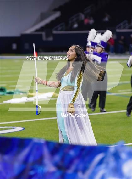 Thumbnail 3 in West vs. Mount Vernon (UIL Class 3A Division I Regional Final) photogallery.