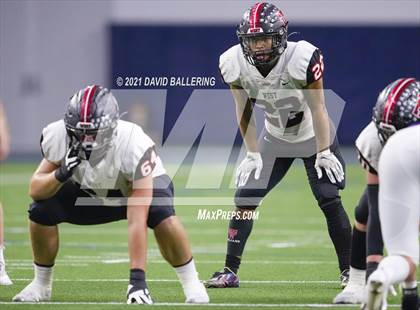 Thumbnail 2 in West vs. Mount Vernon (UIL Class 3A Division I Regional Final) photogallery.