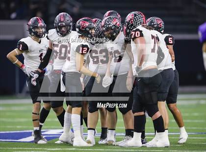Thumbnail 2 in West vs. Mount Vernon (UIL Class 3A Division I Regional Final) photogallery.
