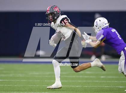 Thumbnail 2 in West vs. Mount Vernon (UIL Class 3A Division I Regional Final) photogallery.