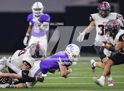 Thumbnail 1 in West vs. Mount Vernon (UIL Class 3A Division I Regional Final) photogallery.