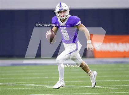 Thumbnail 1 in West vs. Mount Vernon (UIL Class 3A Division I Regional Final) photogallery.