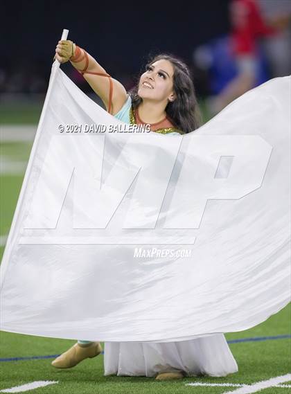 Thumbnail 2 in West vs. Mount Vernon (UIL Class 3A Division I Regional Final) photogallery.