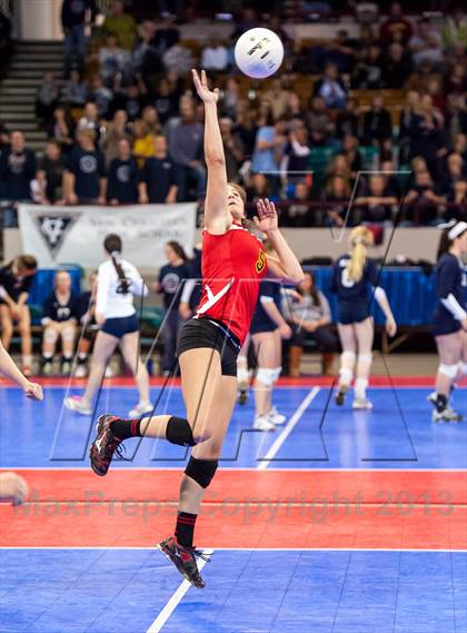 Thumbnail 3 in Roosevelt vs. Coronado (CHSAA 4A Pool 1) photogallery.