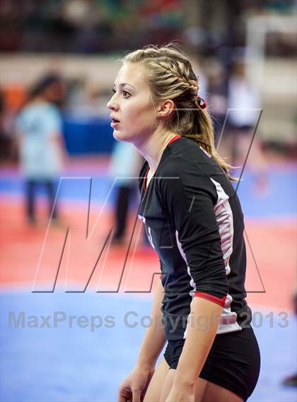 Thumbnail 3 in Roosevelt vs. Coronado (CHSAA 4A Pool 1) photogallery.