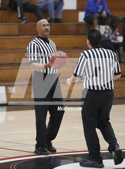 Thumbnail 2 in Don Lugo vs. Glendora photogallery.