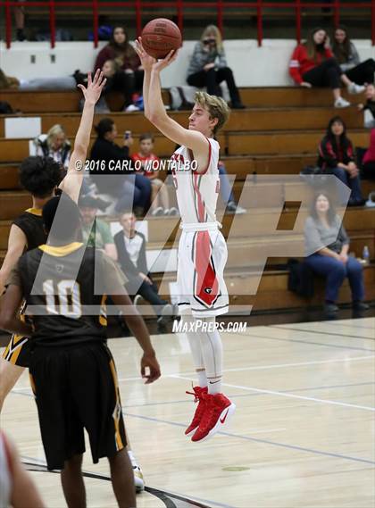 Thumbnail 2 in Don Lugo vs. Glendora photogallery.