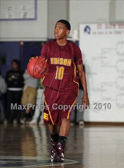 Thumbnail 3 in Edison vs. Sacramento (St. Hope Classic) photogallery.