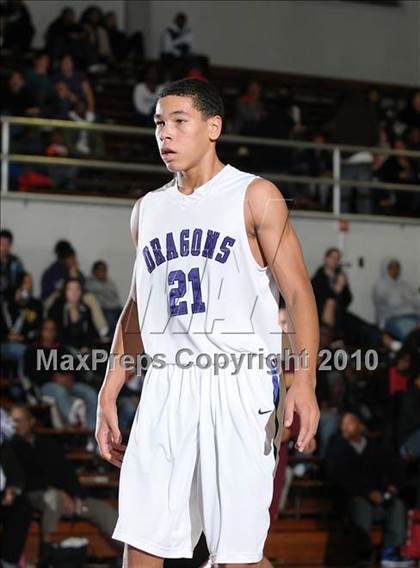 Thumbnail 3 in Edison vs. Sacramento (St. Hope Classic) photogallery.