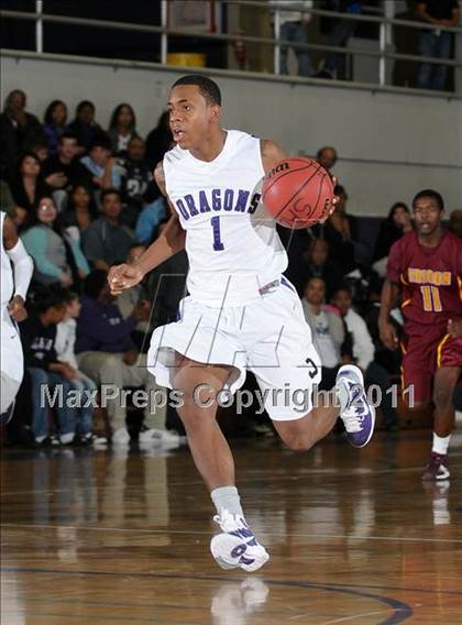 Thumbnail 3 in Edison vs. Sacramento (St. Hope Classic) photogallery.