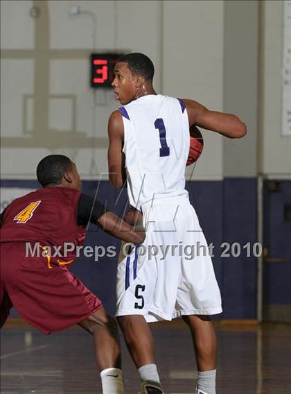 Thumbnail 2 in Edison vs. Sacramento (St. Hope Classic) photogallery.