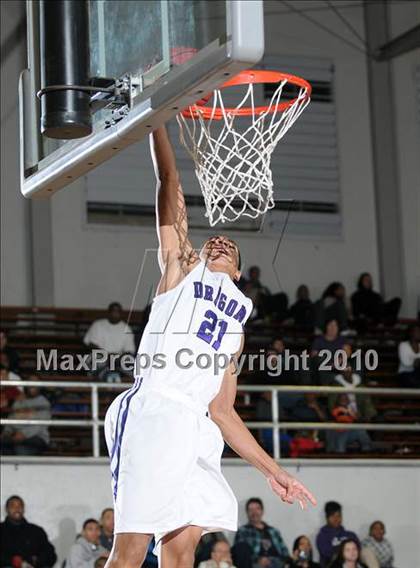Thumbnail 2 in Edison vs. Sacramento (St. Hope Classic) photogallery.