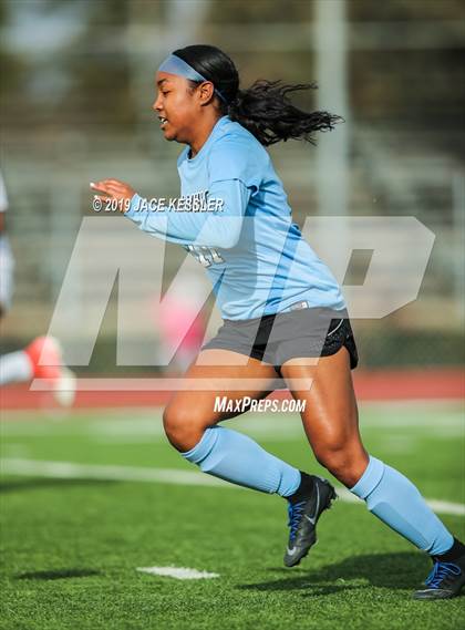 Thumbnail 3 in Birmingham vs. El Camino Real (CIFLACS Div-1 Quarterfinal) photogallery.