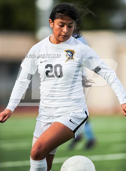 Thumbnail 3 in Birmingham vs. El Camino Real (CIFLACS Div-1 Quarterfinal) photogallery.