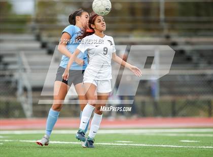 Thumbnail 3 in Birmingham vs. El Camino Real (CIFLACS Div-1 Quarterfinal) photogallery.