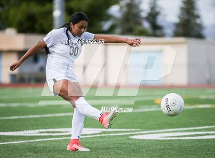 Thumbnail 3 in Birmingham vs. El Camino Real (CIFLACS Div-1 Quarterfinal) photogallery.