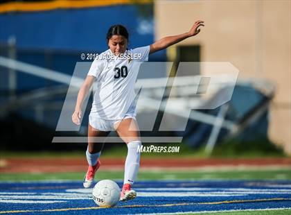 Thumbnail 2 in Birmingham vs. El Camino Real (CIFLACS Div-1 Quarterfinal) photogallery.