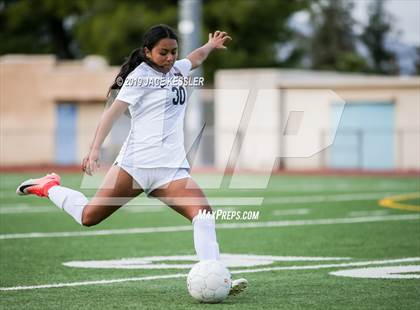 Thumbnail 2 in Birmingham vs. El Camino Real (CIFLACS Div-1 Quarterfinal) photogallery.