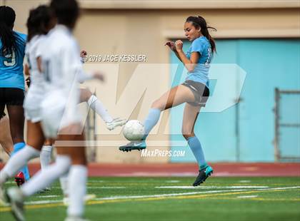 Thumbnail 2 in Birmingham vs. El Camino Real (CIFLACS Div-1 Quarterfinal) photogallery.