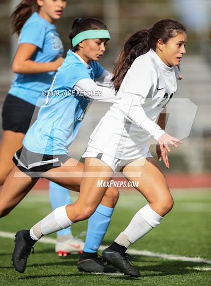 Thumbnail 3 in Birmingham vs. El Camino Real (CIFLACS Div-1 Quarterfinal) photogallery.