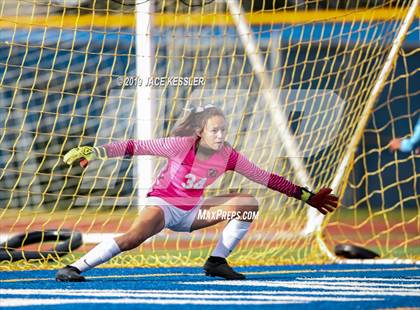 Thumbnail 2 in Birmingham vs. El Camino Real (CIFLACS Div-1 Quarterfinal) photogallery.
