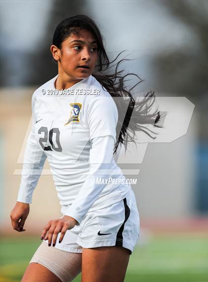 Thumbnail 2 in Birmingham vs. El Camino Real (CIFLACS Div-1 Quarterfinal) photogallery.