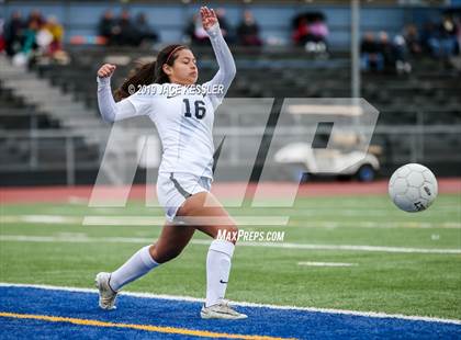 Thumbnail 2 in Birmingham vs. El Camino Real (CIFLACS Div-1 Quarterfinal) photogallery.