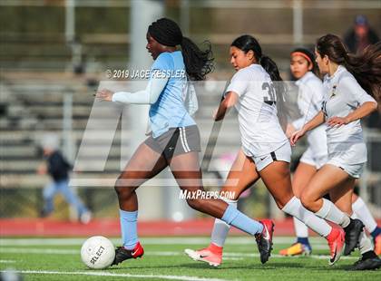 Thumbnail 3 in Birmingham vs. El Camino Real (CIFLACS Div-1 Quarterfinal) photogallery.