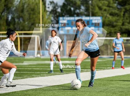 Thumbnail 2 in Birmingham vs. El Camino Real (CIFLACS Div-1 Quarterfinal) photogallery.