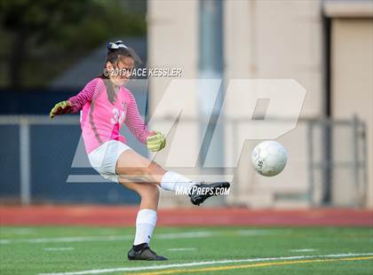 Thumbnail 3 in Birmingham vs. El Camino Real (CIFLACS Div-1 Quarterfinal) photogallery.