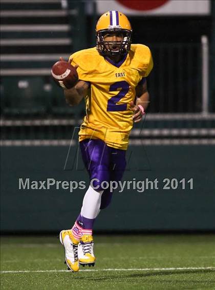 Thumbnail 3 in Mendon/Sutherland vs. East (Section 5 Class AA Semifinal) photogallery.