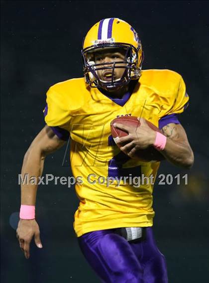 Thumbnail 2 in Mendon/Sutherland vs. East (Section 5 Class AA Semifinal) photogallery.