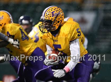 Thumbnail 3 in Mendon/Sutherland vs. East (Section 5 Class AA Semifinal) photogallery.