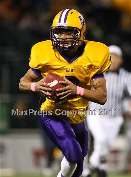 Thumbnail 3 in Mendon/Sutherland vs. East (Section 5 Class AA Semifinal) photogallery.