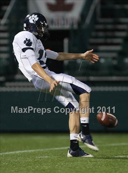 Thumbnail 2 in Mendon/Sutherland vs. East (Section 5 Class AA Semifinal) photogallery.