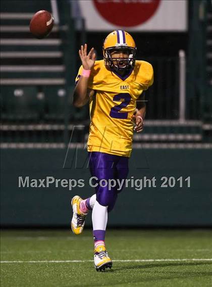 Thumbnail 1 in Mendon/Sutherland vs. East (Section 5 Class AA Semifinal) photogallery.