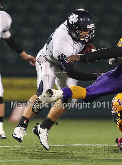 Thumbnail 2 in Mendon/Sutherland vs. East (Section 5 Class AA Semifinal) photogallery.